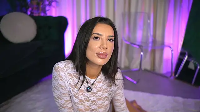 Snapshot of FoxieJullia chatting on 10-30-25, 05:20 FoxieJullia online show from 10-30-25, 05:20