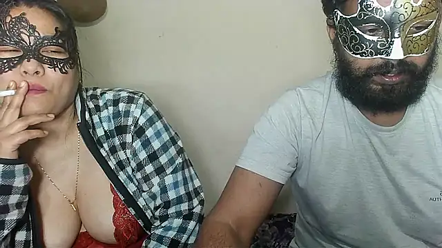 Snapshot of Cutehornycouples chatting on 01-16-26, 06:23 Cutehornycouples online show from 01-16-26, 06:23