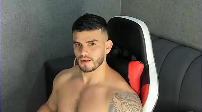Snapshot of Ricardogo19 chatting on 01-19-25, 02:57 Ricardogo19 online show from 01-19-25, 02:57