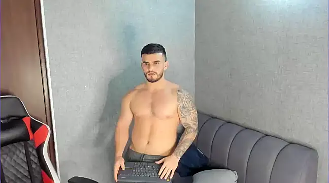 Snapshot of Ricardogo19 chatting on 01-21-25, 05:49 Ricardogo19 online show from 01-21-25, 05:49