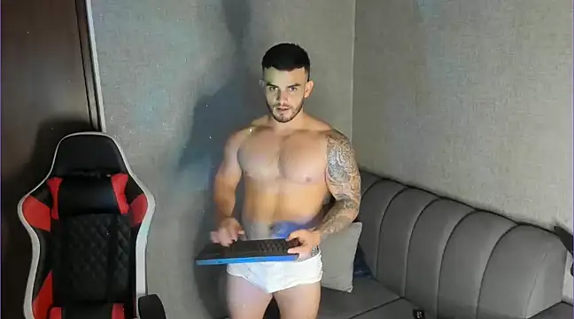 Snapshot of Ricardogo19 chatting on 01-25-25, 03:40 Ricardogo19 online show from 01-25-25, 03:40