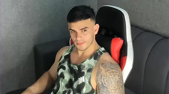 Snapshot of Ricardogo19 chatting on 02-04-25, 10:45 Ricardogo19 online show from 02-04-25, 10:45