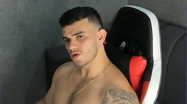Snapshot of Ricardogo19 chatting on 02-05-25, 11:17 Ricardogo19 online show from 02-05-25, 11:17