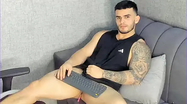 Snapshot of Ricardogo19 chatting on 02-18-25, 12:04 Ricardogo19 online show from 02-18-25, 12:04