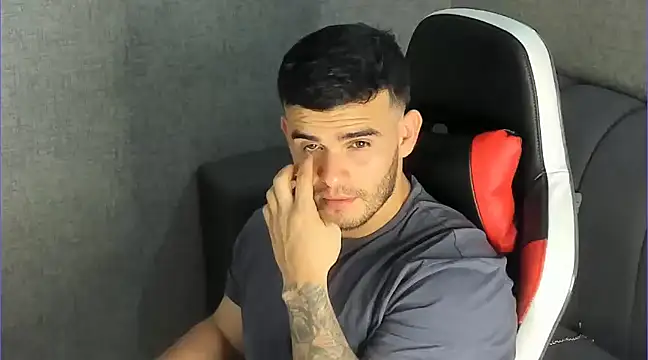 Snapshot of Ricardogo19 chatting on 02-18-25, 03:53 Ricardogo19 online show from 02-18-25, 03:53