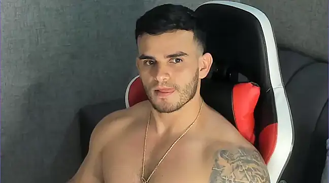 Snapshot of Ricardogo19 chatting on 02-20-25, 03:01 Ricardogo19 online show from 02-20-25, 03:01