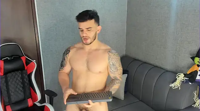 Snapshot of Ricardogo19 chatting on 02-24-25, 04:15 Ricardogo19 online show from 02-24-25, 04:15