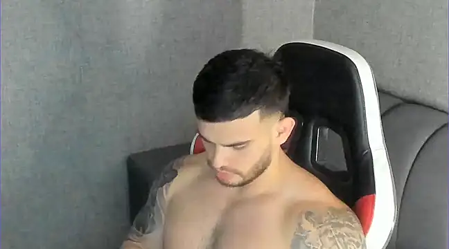 Snapshot of Ricardogo19 chatting on 03-02-25, 02:19 Ricardogo19 online show from 03-02-25, 02:19