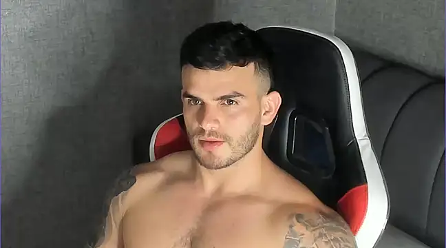 Snapshot of Ricardogo19 chatting on 03-18-25, 02:25 Ricardogo19 online show from 03-18-25, 02:25