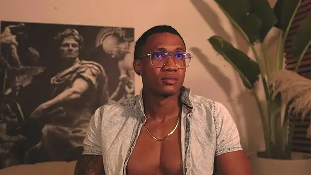 Snapshot of Logan_Varela chatting on 02-15-25, 09:49 Logan Varela online show from 02-15-25, 09:49