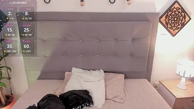 Snapshot of Agatha_Vixen chatting on 02-12-25, 03:38 Agatha Vixen online show from 02-12-25, 03:38