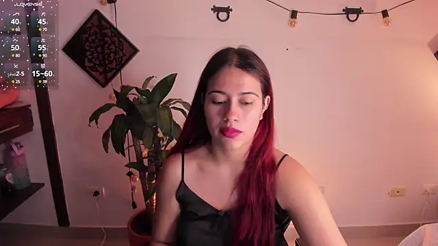 Snapshot of Agatha_Vixen chatting on 02-25-25, 03:38 Agatha Vixen online show from 02-25-25, 03:38