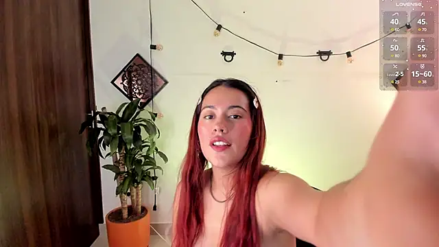 Snapshot of Agatha_Vixen chatting on 03-13-25, 03:39 Agatha Vixen online show from 03-13-25, 03:39