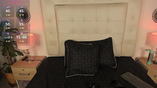 Snapshot of Agatha_Vixen chatting on 09-12-25, 12:38 Agatha Vixen online show from 09-12-25, 12:38