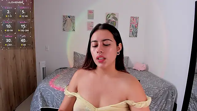 Snapshot of Agatha_Vixen chatting on 11-16-25, 02:55 Agatha Vixen online show from 11-16-25, 02:55