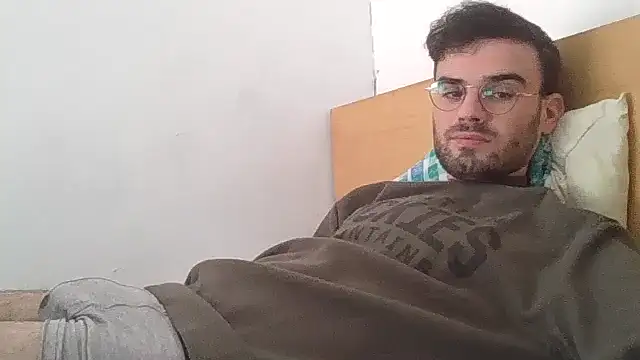 Snapshot of erikamavrik chatting on 12-17-25, 09:48 erikamavrik online show from 12-17-25, 09:48