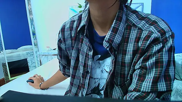 yourcuteneighbourr online show from 12-28-24, 03:04