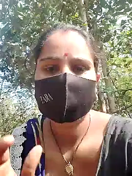 Snapshot of Hey_Ziya chatting on 12-18-24, 06:21 Hey Ziya online show from 12-18-24, 06:21