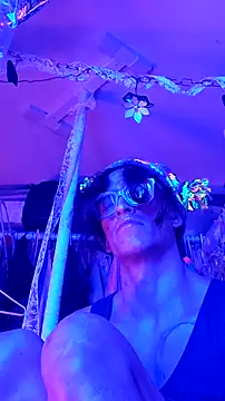 gurlnips online show from 10-13-25, 05:07