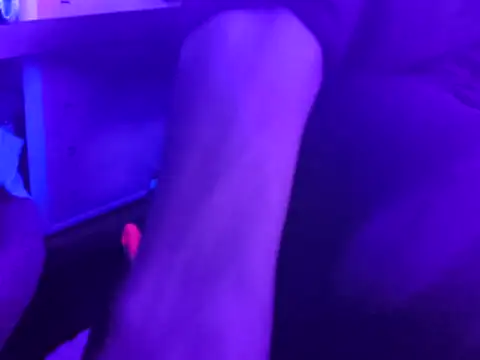 gurlnips online show from 04-17-26, 09:45