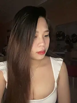 Snapshot of Bae1103 chatting on 10-03-25, 05:54 Bae1103 online show from 10-03-25, 05:54