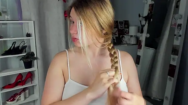 Rebecca Kelly online show from 09-20-25, 02:01