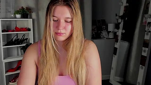 Rebecca Kelly online show from 10-06-25, 01:58