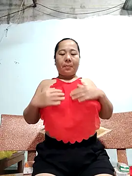 Snapshot of Queen_18200 chatting on 10-28-25, 10:12 Queen 18200 online show from 10-28-25, 10:12