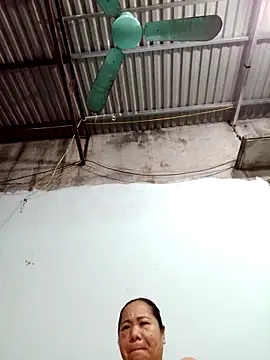 Snapshot of Queen_18200 chatting on 12-15-25, 10:25 Queen 18200 online show from 12-15-25, 10:25