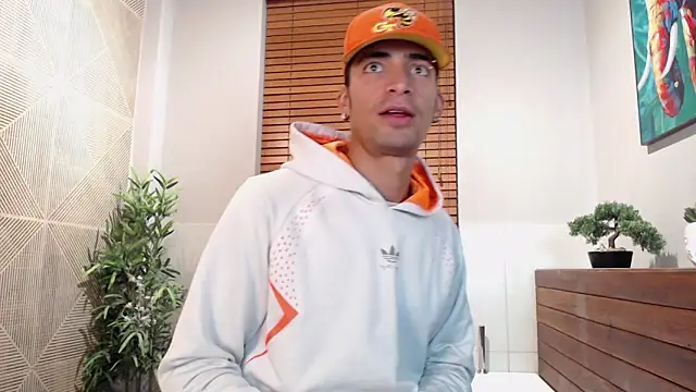 Snapshot of DrakeNeumann chatting on 02-18-25, 03:53 DrakeNeumann online show from 02-18-25, 03:53