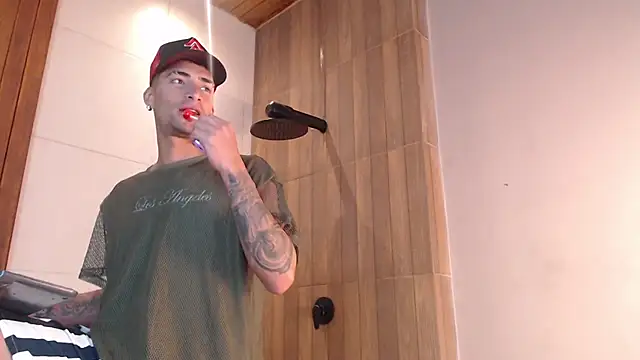 Snapshot of DrakeNeumann chatting on 02-23-25, 09:55 DrakeNeumann online show from 02-23-25, 09:55