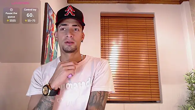 Snapshot of DrakeNeumann chatting on 02-28-25, 03:48 DrakeNeumann online show from 02-28-25, 03:48