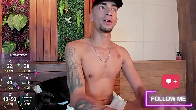 Snapshot of DrakeNeumann chatting on 03-09-25, 05:22 DrakeNeumann online show from 03-09-25, 05:22