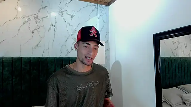 Snapshot of DrakeNeumann chatting on 03-17-25, 02:30 DrakeNeumann online show from 03-17-25, 02:30