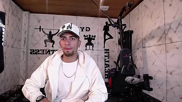 Snapshot of DrakeNeumann chatting on 09-09-25, 03:50 DrakeNeumann online show from 09-09-25, 03:50