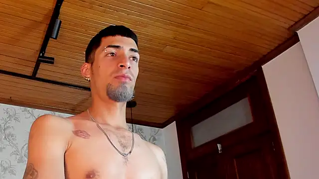 Snapshot of DrakeNeumann chatting on 09-17-25, 03:41 DrakeNeumann online show from 09-17-25, 03:41