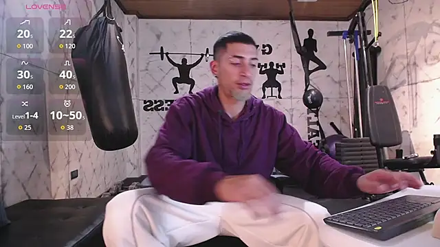 Snapshot of DrakeNeumann chatting on 09-28-25, 03:56 DrakeNeumann online show from 09-28-25, 03:56