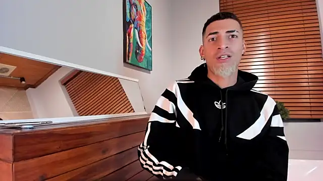 Snapshot of DrakeNeumann chatting on 10-12-25, 04:00 DrakeNeumann online show from 10-12-25, 04:00