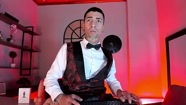 Snapshot of DrakeNeumann chatting on 10-21-25, 03:51 DrakeNeumann online show from 10-21-25, 03:51