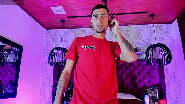 Snapshot of DrakeNeumann chatting on 11-03-25, 03:52 DrakeNeumann online show from 11-03-25, 03:52