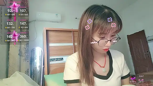 Snapshot of Lili_666 chatting on 06-18-26, 07:19 Lili 666 online show from 06-18-26, 07:19