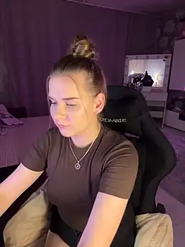 Snapshot of Lexi_noah chatting on 09-14-25, 09:25 Lexi noah online show from 09-14-25, 09:25