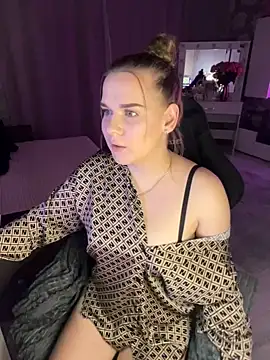 Snapshot of Lexi_noah chatting on 10-12-25, 09:03 Lexi noah online show from 10-12-25, 09:03