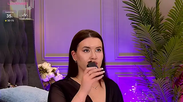 TrishaWinslet online show from 02-10-25, 01:01