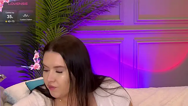 TrishaWinslet online show from 03-11-25, 06:53