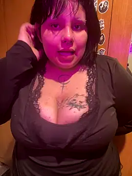 CrisyFerreira online show from 10-18-25, 02:36