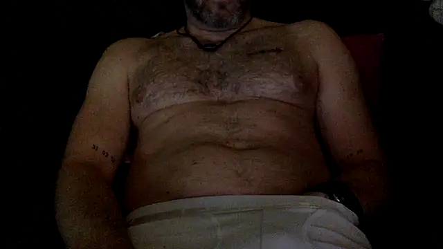 Snapshot of Stardrew123 chatting on 06-27-26, 10:04 Stardrew123 online show from 06-27-26, 10:04