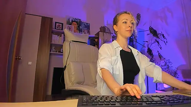 LylithSkye online show from 04-03-26, 03:43