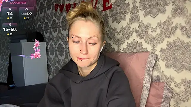 MarthaGees online show from 09-12-25, 04:23