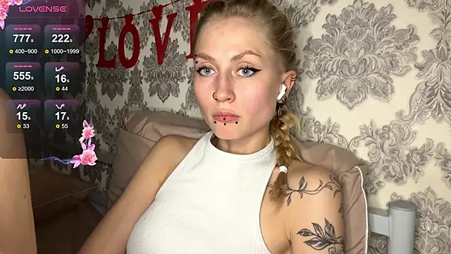 MarthaGees online show from 10-20-25, 03:23